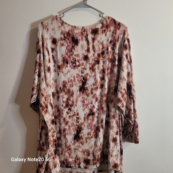 INVESTMENTS II, white,wine,& rose abstract print long sleeve top. SIZE 3X. - Picture 2 of 4